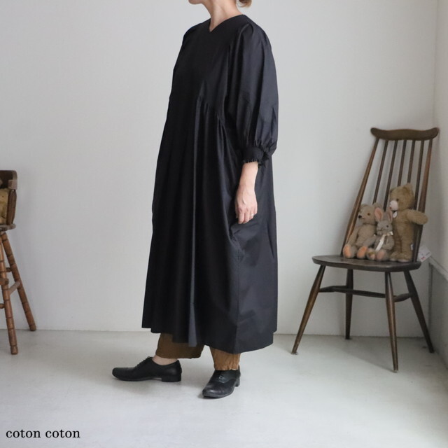 UT251OP029　UNIVERSAL TISSU   ナチュラルタイプライタータックギャザーワンピース