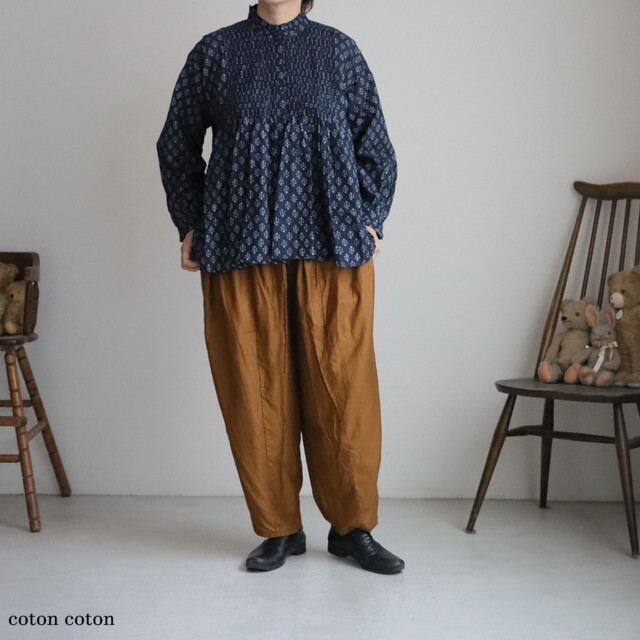 NMDS25551 maison de soil  60s ORGANIC CAMBRIC PLAIN BANDED COLLAR SHIRT WITH MINI PINTUCK