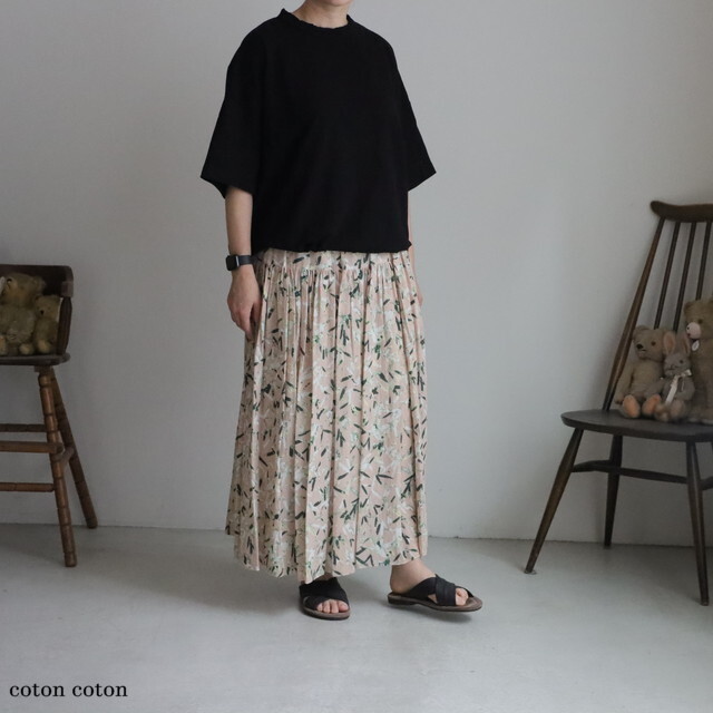 1701SK006251　yuni  ボタニカルプリント ティアードスカート