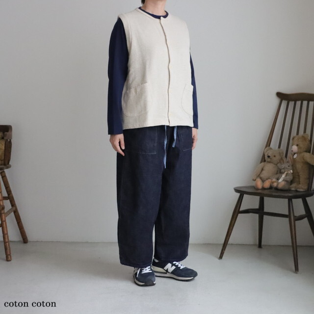 53C112　快晴堂　 Girl's軽い裏毛　ボタンベスト　2色