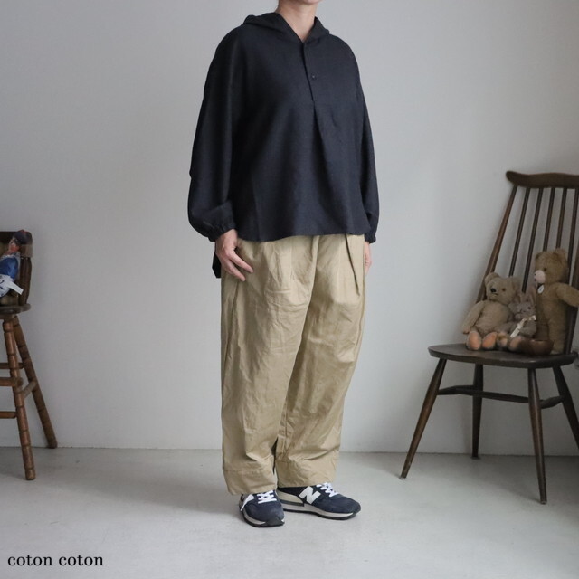 P80620  prit 2/48ウール綾織　フードプルオーバーシャツ 04.チャコール