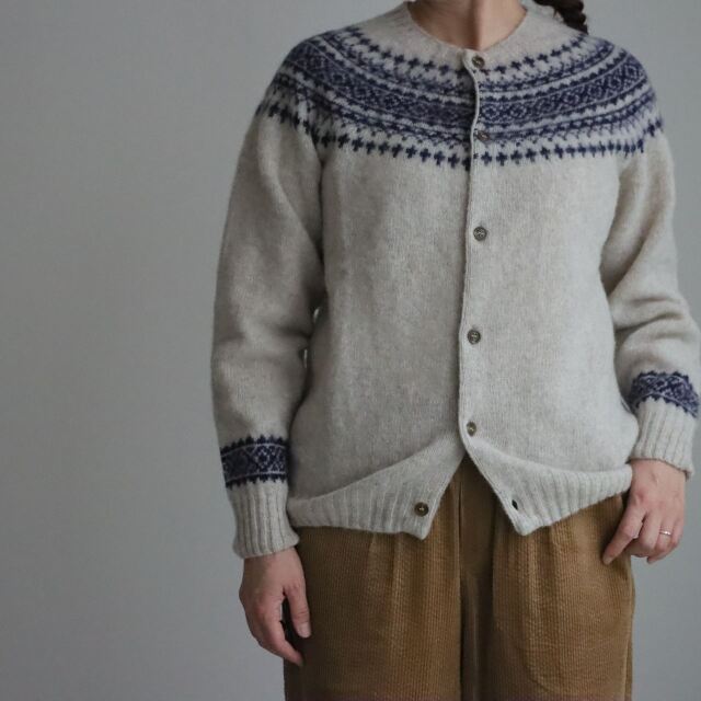 NJT1761 JOHN TULLOCH 　SEAM FREE CREW NECK CARDIGAN  3色