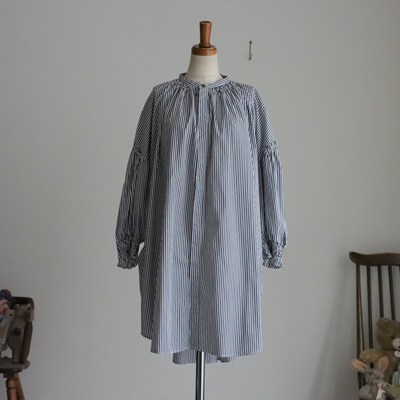 UT241BL046 UNIVERSAL TISSU  トリプルシャーリングブラウス