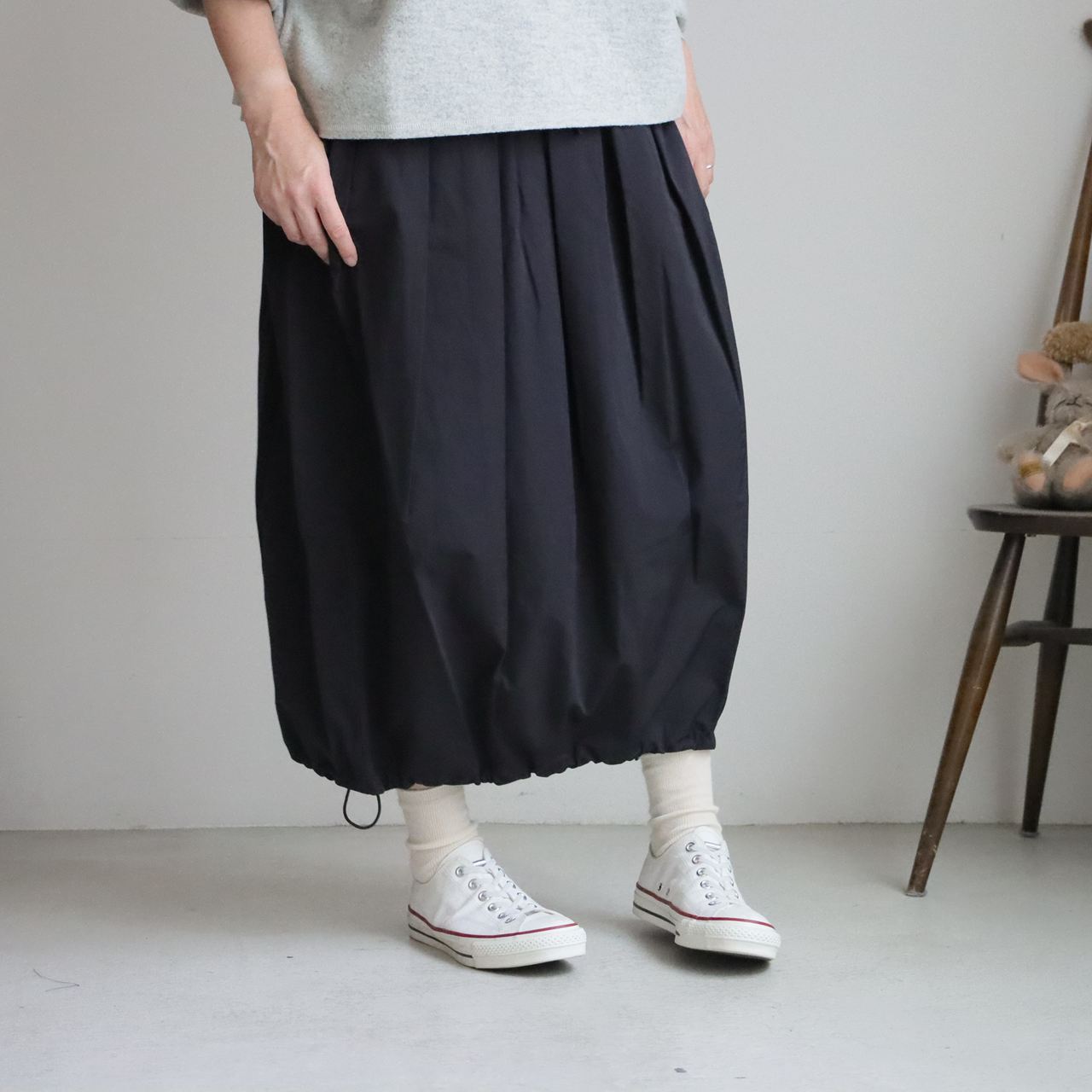 VC2893   Veritecoeur T/Cタフタコクーンスカート　BLACK