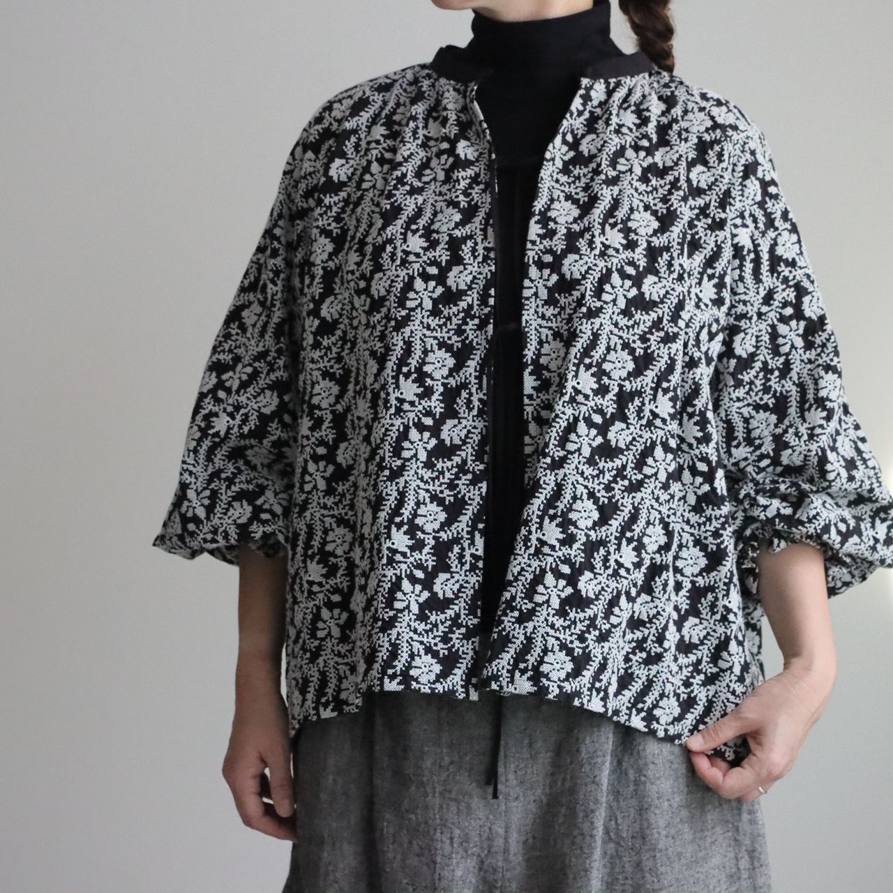 6301BL008262 qiri  garden embroidery gather スリーブブラウス