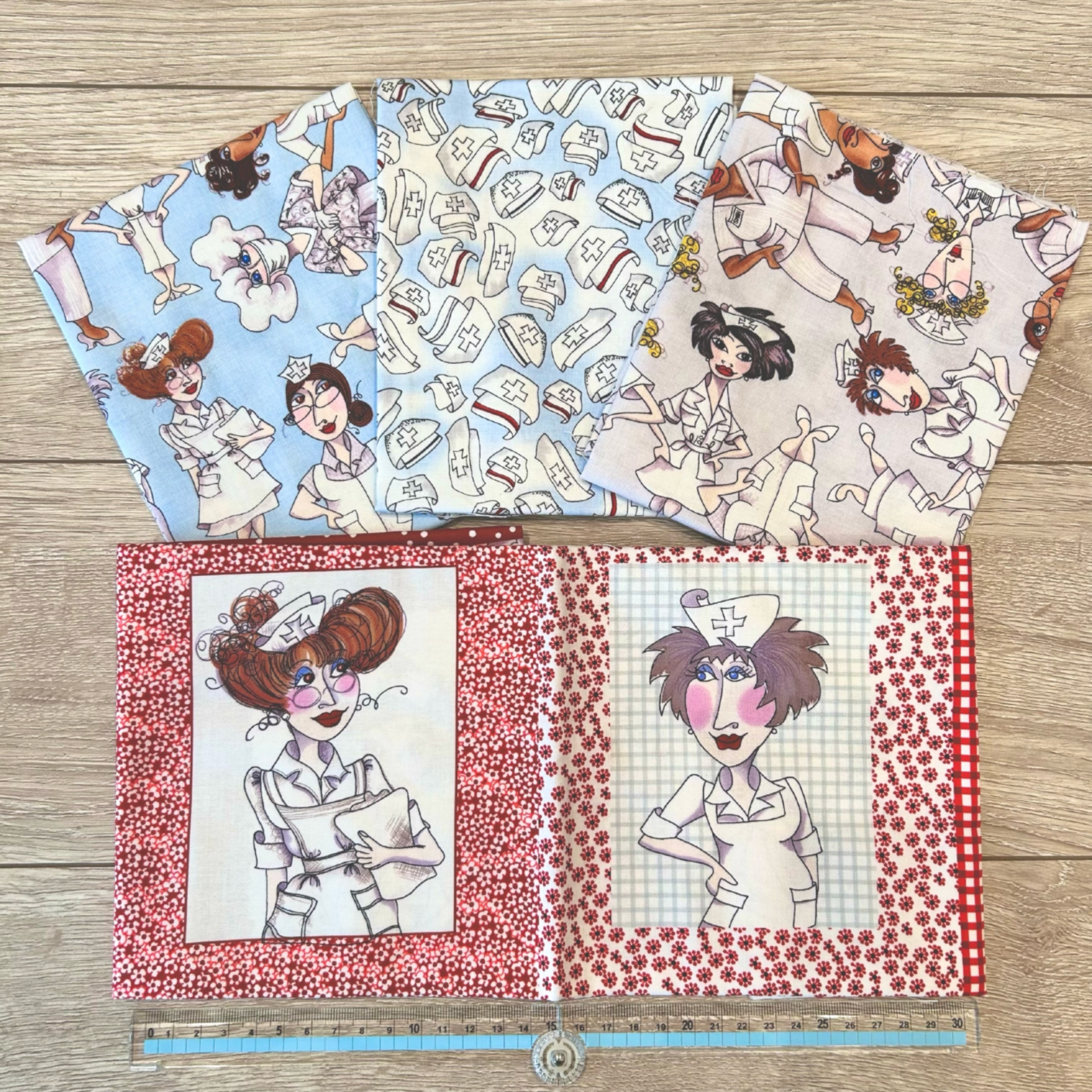 【USAコットン ロラライハリス ナース柄セット】50×55cmサイズ3枚と60×110cmサイズ1枚  4枚で通常￥2970→2200円　数量限定のお得なロラライハリス生地4枚セット（COS-020）
