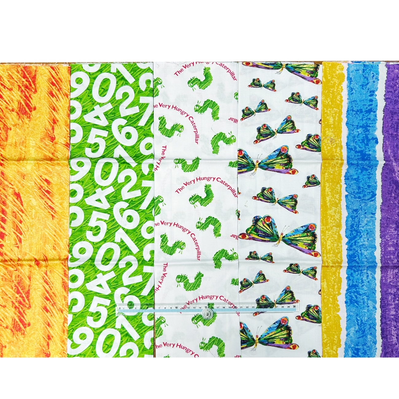 《 はらぺこあおむし著 エリックカールのデザイン生地 》 USAコットン  ストライプ 数字 ハート柄  50×55cmサイズ5柄5枚セット 数量限定 (COS-036）