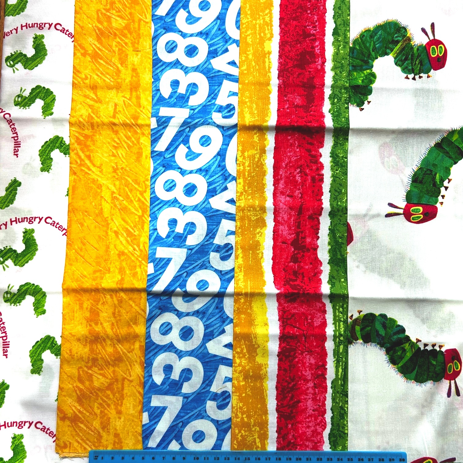 《 はらぺこあおむし著 エリックカールのデザイン生地 》 USAコットン ストライプ柄  英字  数字  総柄   50×55cmサイズ5柄5枚セット 数量限定 (COS-039）