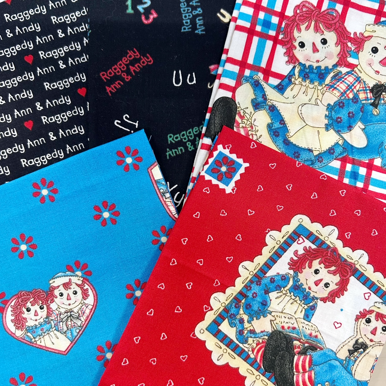 【USAコットン】ラガディアン&アンディ  チェック柄  英字  アメリカンカントリー  ハンドメイド布  50×55cm5柄5枚セット《数量限定》 (COS-041）