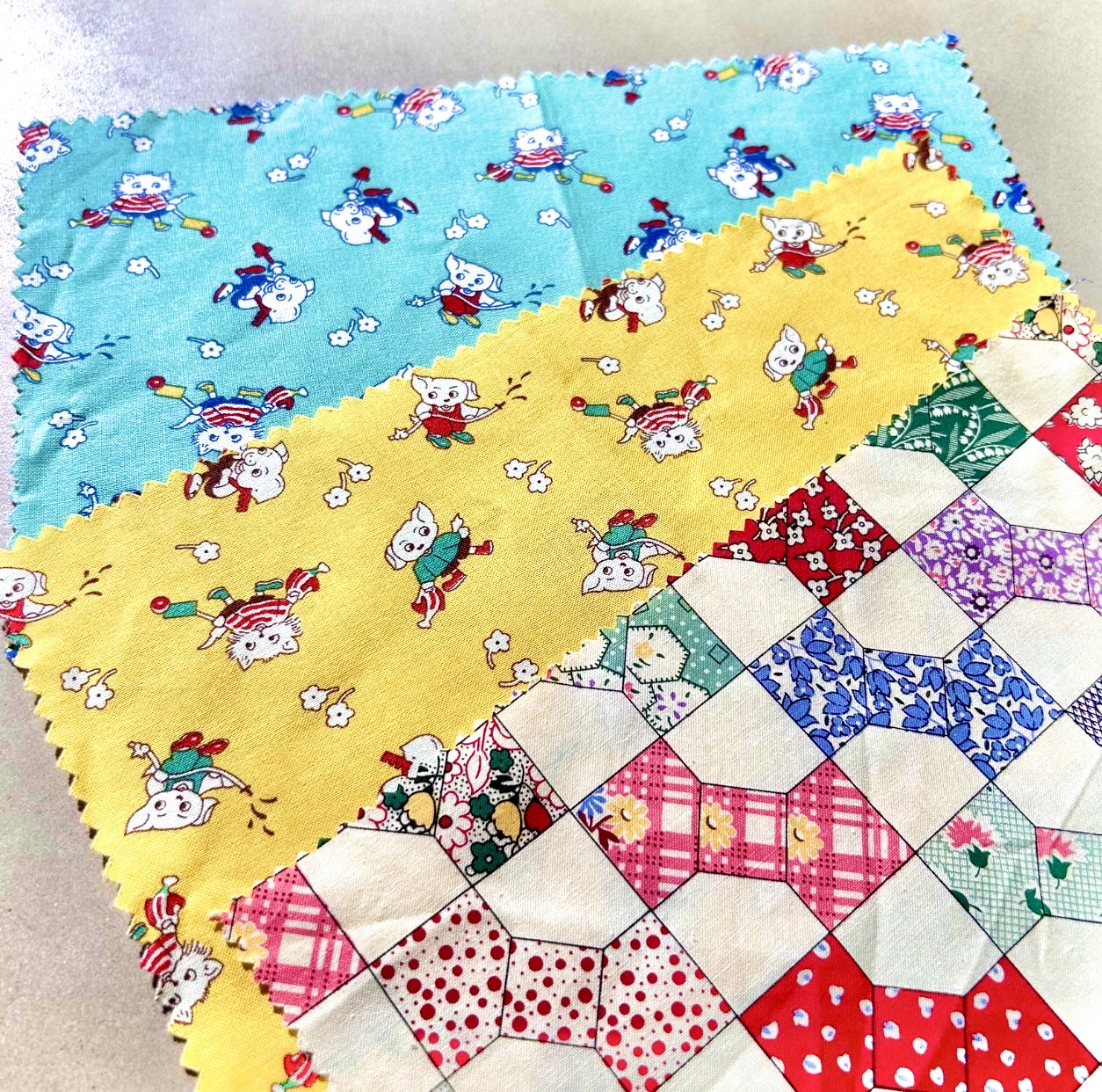 希少生地　USAコットン【サーティーズ（1930年代の復刻版生地）】レトロ柄　3種生地セット品　限定はぎれセット　(UTH-238)