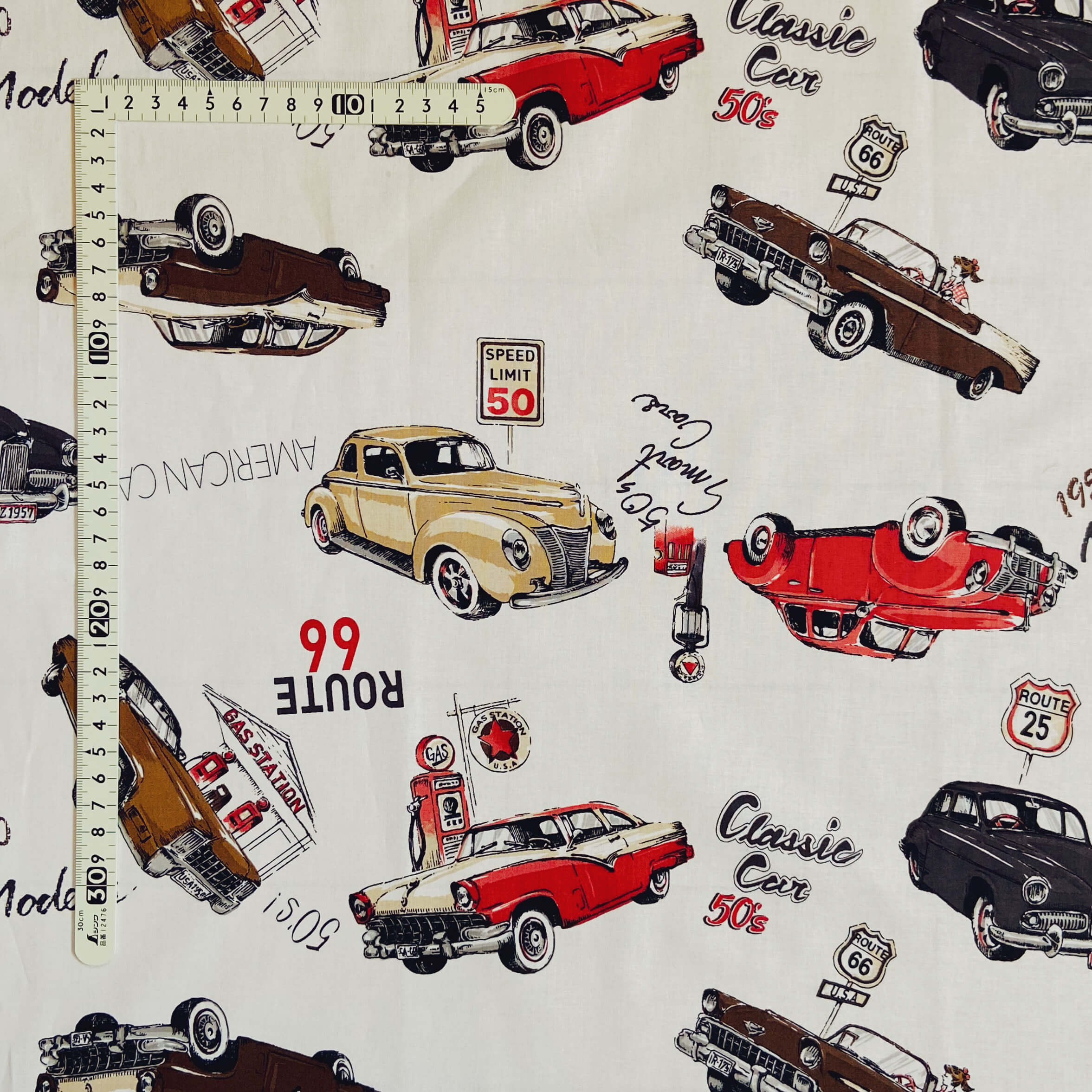 【小関鈴子先生デザインプリント】(JKS-314）レトロカー柄　ホワイト系