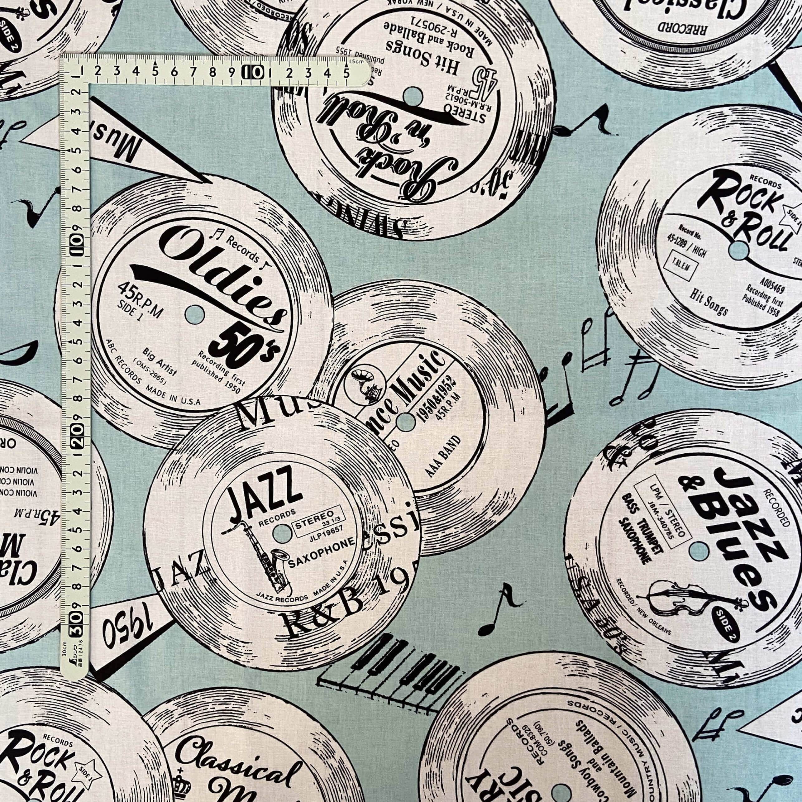 【小関鈴子先生デザインプリント】(JKS-322） ライトブルー系　　レコード柄