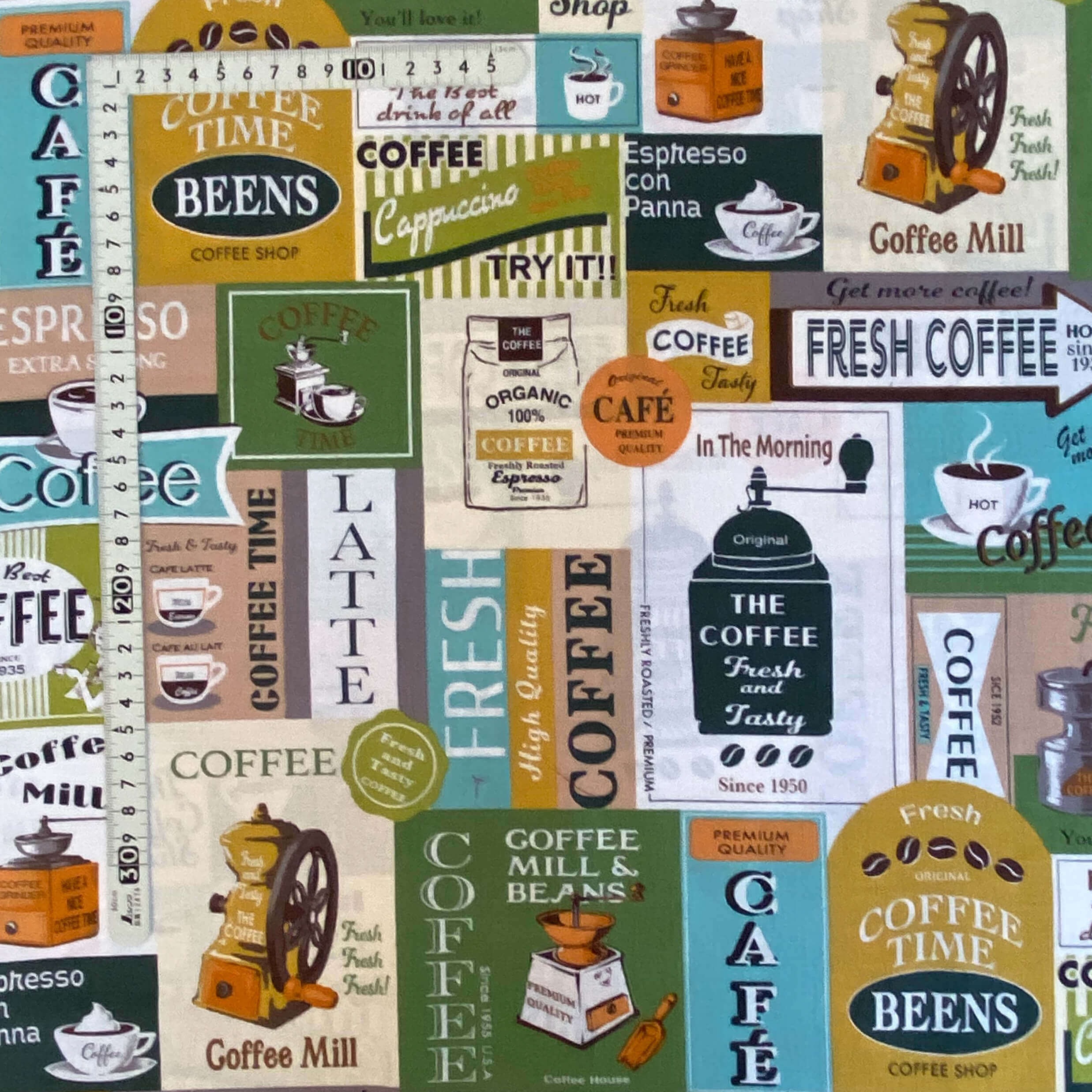 【小関鈴子先生デザインプリント】(JKS-329）カフェ・英字柄　オレンジ・グリーン系