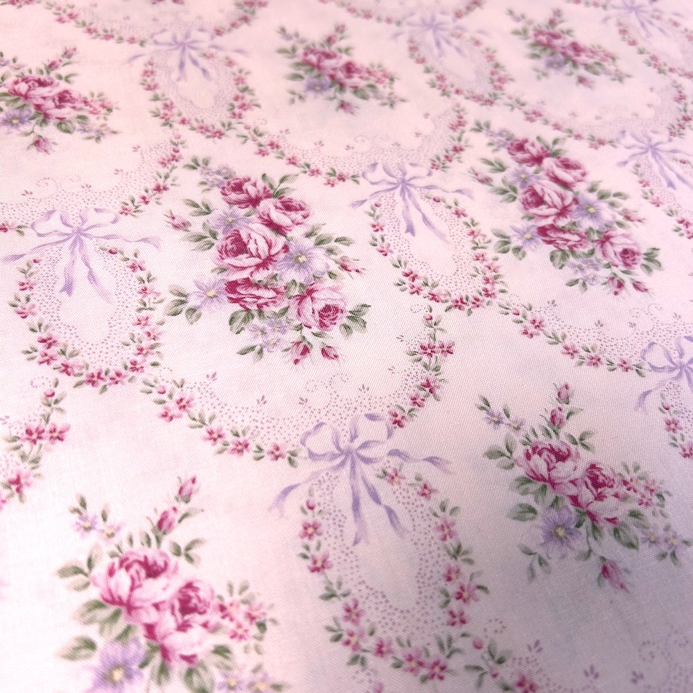 【国産布地】花柄 ブーケ レース柄  リボン柄 クラシカルデザイン ピンク系 (JOT-256）