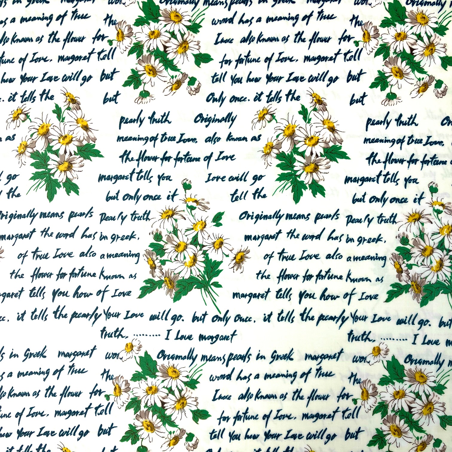 【小関鈴子】のラミネート加工（つや無）花・英字柄 ホワイト 50x110cm -(RAMI-007)