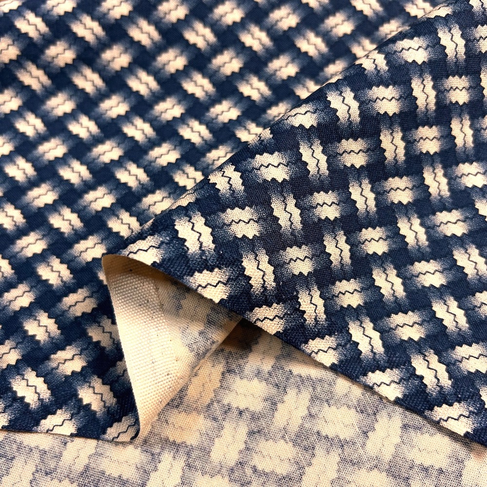 【USAコットン  キャリコ生地】レトログラフィックスな編み目幾何学模様 (UCR-227)