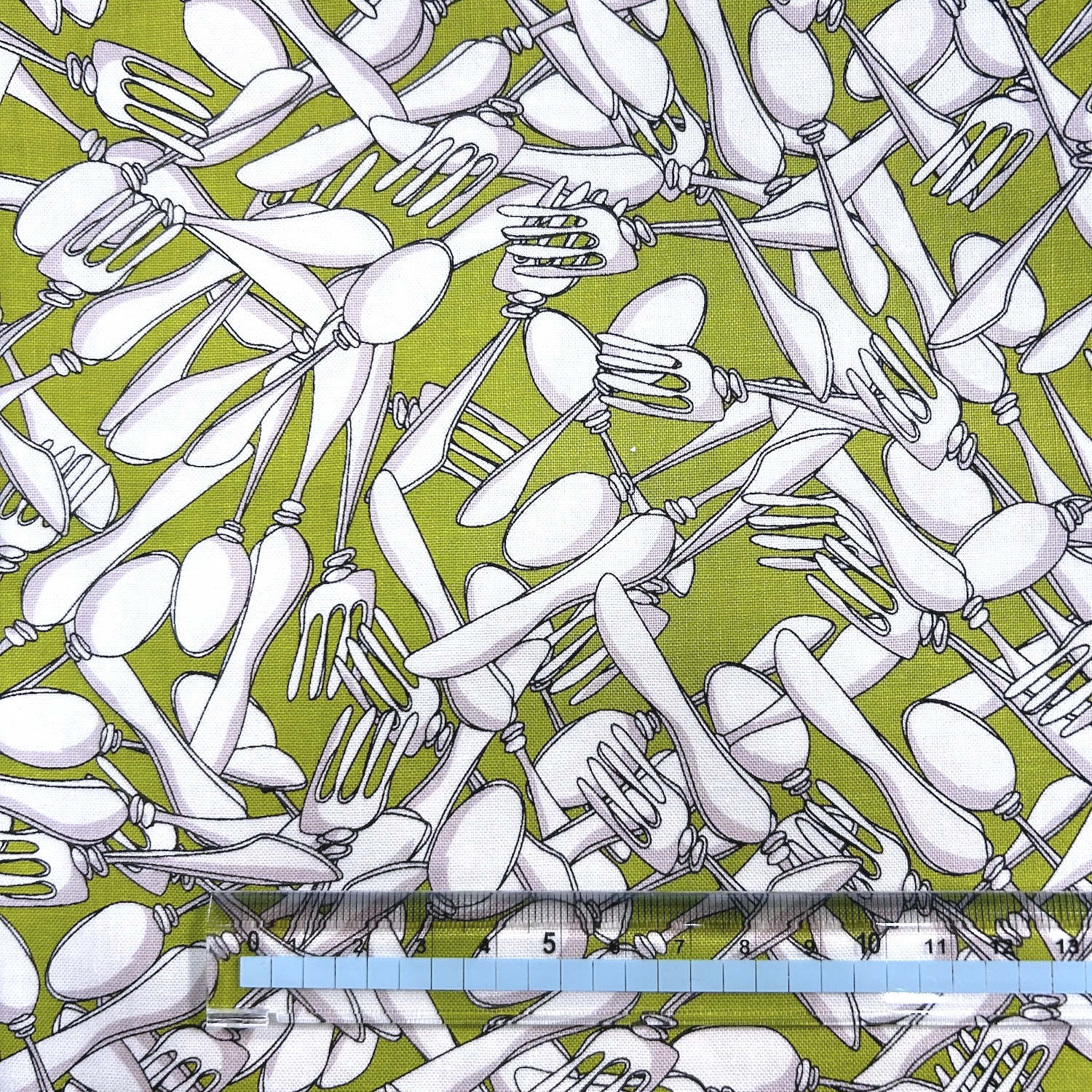 【Loralie Designs】 カトラリー柄 キッチンウェア柄布地 - Silverware Wars - シルバーウェアウォーズ  イエローグリーン (ULH-002)