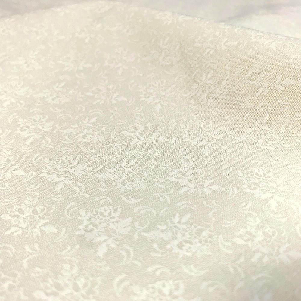 白系生地【草花柄プリント】UOW-002　50×110cm