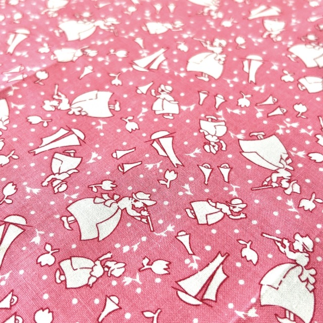 希少生地 USAコットン【サーティーズ(1930年代の復刻版生地)】レトロガール花柄 ピンク系 33×37cm(UTH-233)