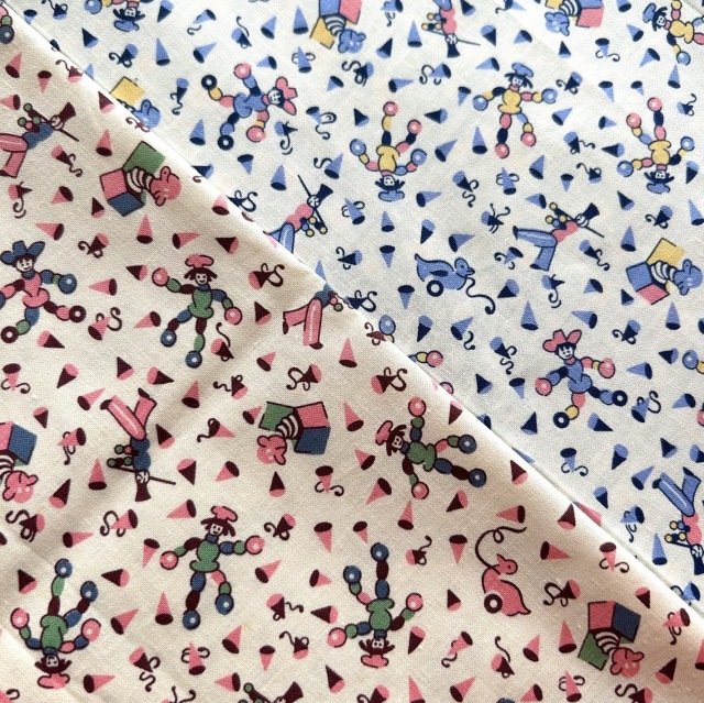 希少生地　USAコットン【サーティーズ（1930年代の復刻版生地）】レトロ柄　おもちゃ箱柄　2色展開(UTH-249)