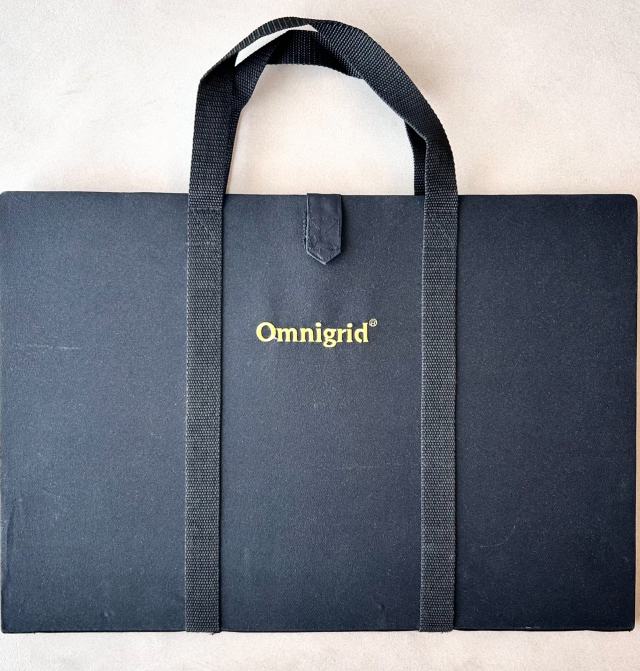 希少 USA輸入品 ヴィンテージ 新品未使用品【 Omnigrid 】折りたたみ式プレス&カッティングステーション ポータブルマット 12 × 18インチ  (NOT-322)