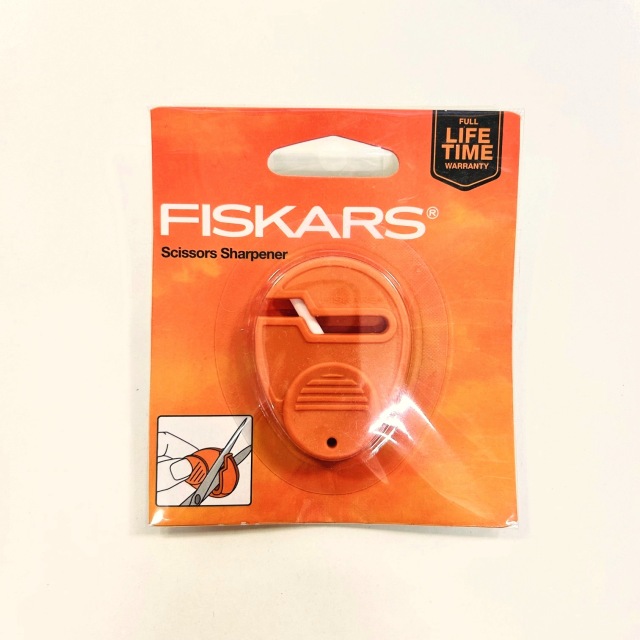 USAインポート【Fiskars】Scissors Sharpener  シザーズシャープナー フィスカースのハサミ研ぎ (NOT-258)