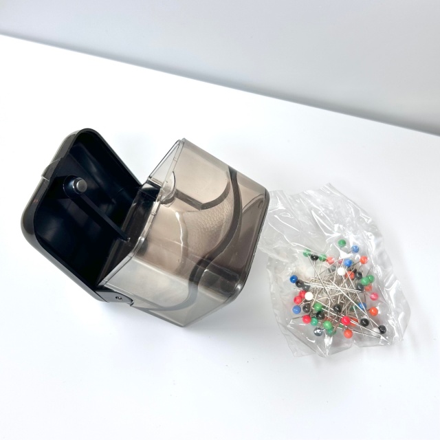 マグネット ピン ディスペンサー & ピン50本 まち針収納ケースとまち針のセット(NOT-296)