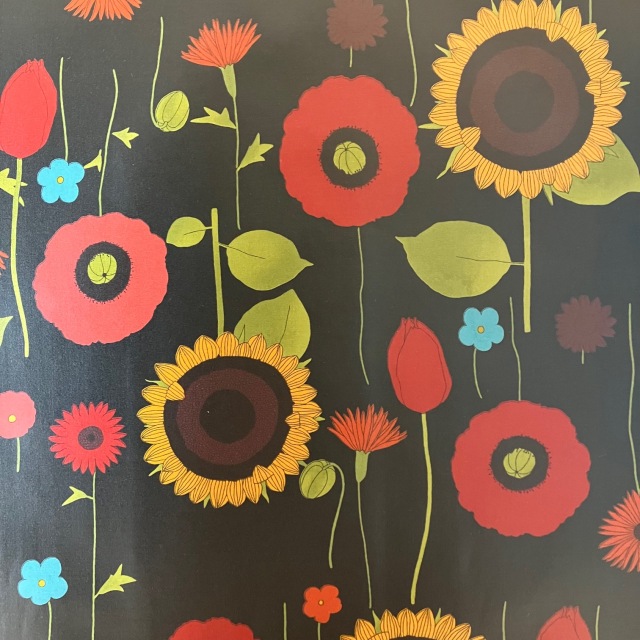 【ひまわりや】のラミネート加工（つや無）花柄 ブラック 50x110cm -(RAMI-005)