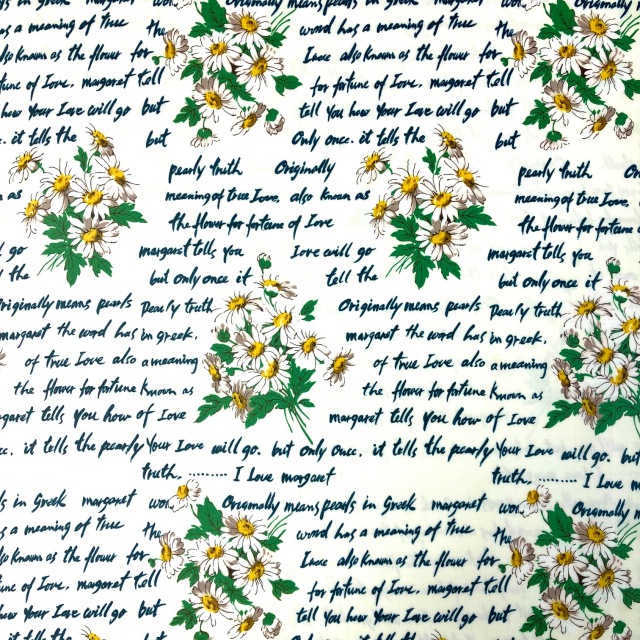 【小関鈴子】のラミネート加工（つや無）花・英字柄 ホワイト 50x110cm -(RAMI-007)