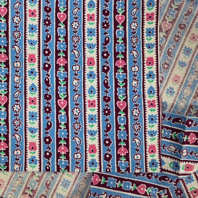 海外で人気の【フィードサック】 1930年代アメリカ製 穀物袋のカットクロス ヴィンテージ布   UFS-151