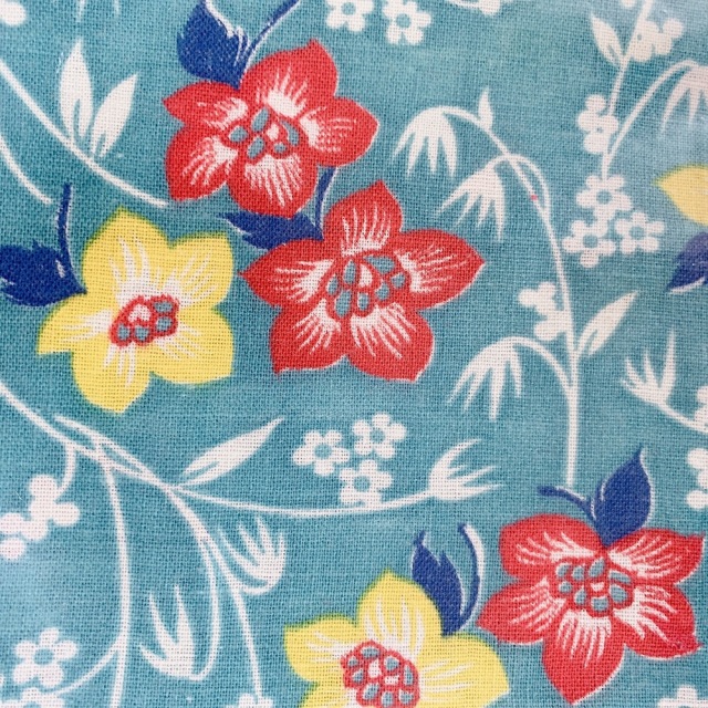 海外で人気の【フィードサック】 1930年代アメリカ製 穀物袋のカットクロス ヴィンテージ布  UFS-192