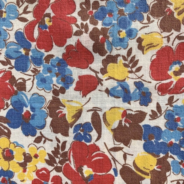 海外で人気の【フィードサック】  1930年代アメリカ製  穀物袋の布地  ヴィンテージ布  花柄　UFS-228
