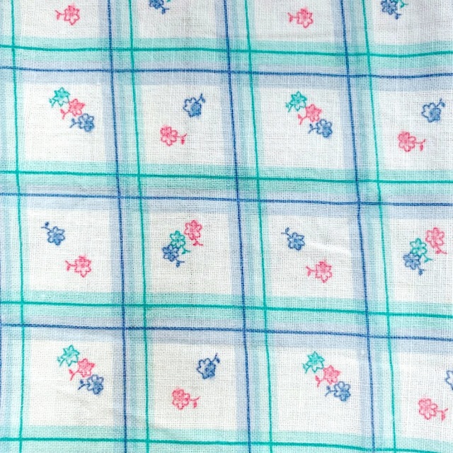 海外で人気の【フィードサック】  1930年代アメリカ製  穀物袋の布地  ヴィンテージ布   チェック花柄　UFS-280