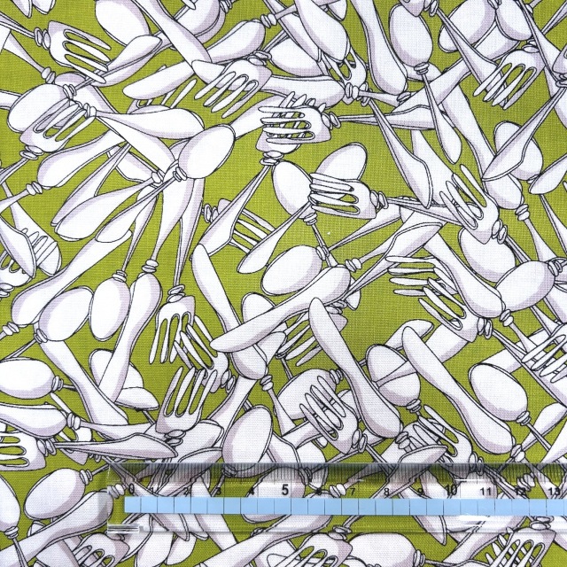 【Loralie Designs】 カトラリー柄 キッチンウェア柄布地 - Silverware Wars - シルバーウェアウォーズ  イエローグリーン (ULH-002)