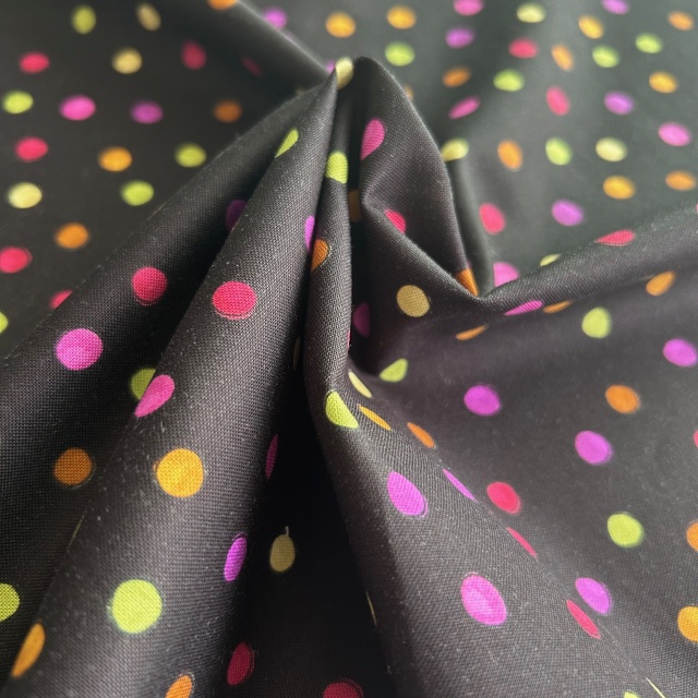 USAファブリック【Loralie Designs】Tea Dot Black Fabric