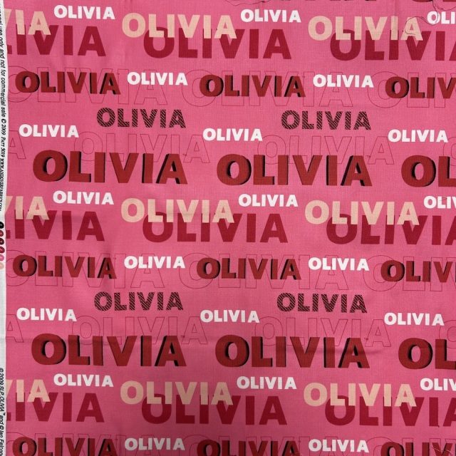 【USAコットン】英字 タイポグラフィデザイン生地  (オリビア ザ ピグレットシリーズ)ピンク系 ブタのオリビア OLIVIA  2色展開(UOLI-009)