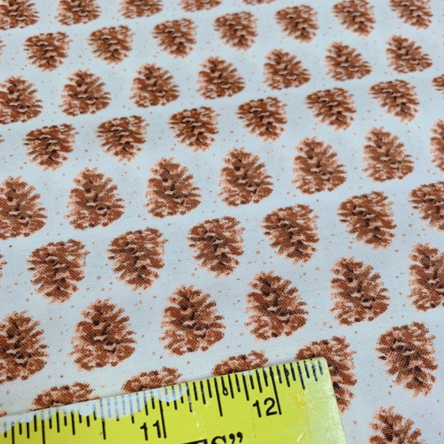 【USAコットン】植物系リアルデザインプリント　松ぼっくり (UOTS-569)　ホワイト×ブラウン系