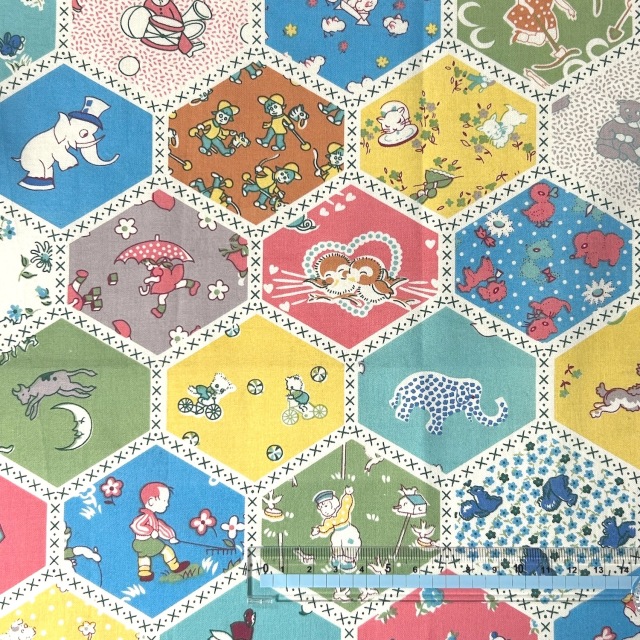 USAコットン【サーティーズ（1930年代の復刻版生地）】レトロアニマル柄　パステルカラー系 カットクロス (UTH-223)