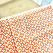 希少生地　USAコットン【サーティーズ（1930年代の復刻版生地）】レトロ柄　花柄　オレンジ系　50×27cm(UTH-246)