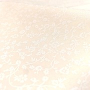白系生地【草花柄プリント】UOW-003　50×110cm