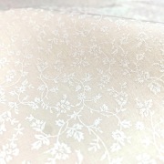 白系生地【草花柄プリント】UOW-004　50×110cm