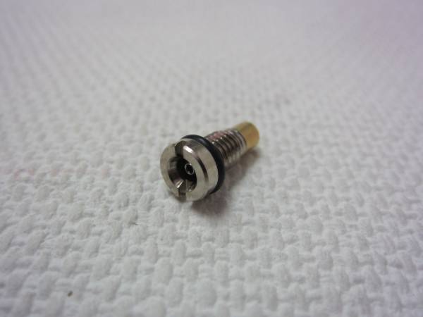 WE　M4、M14、GBBマガジン用ガス注入バルブ純正新品
