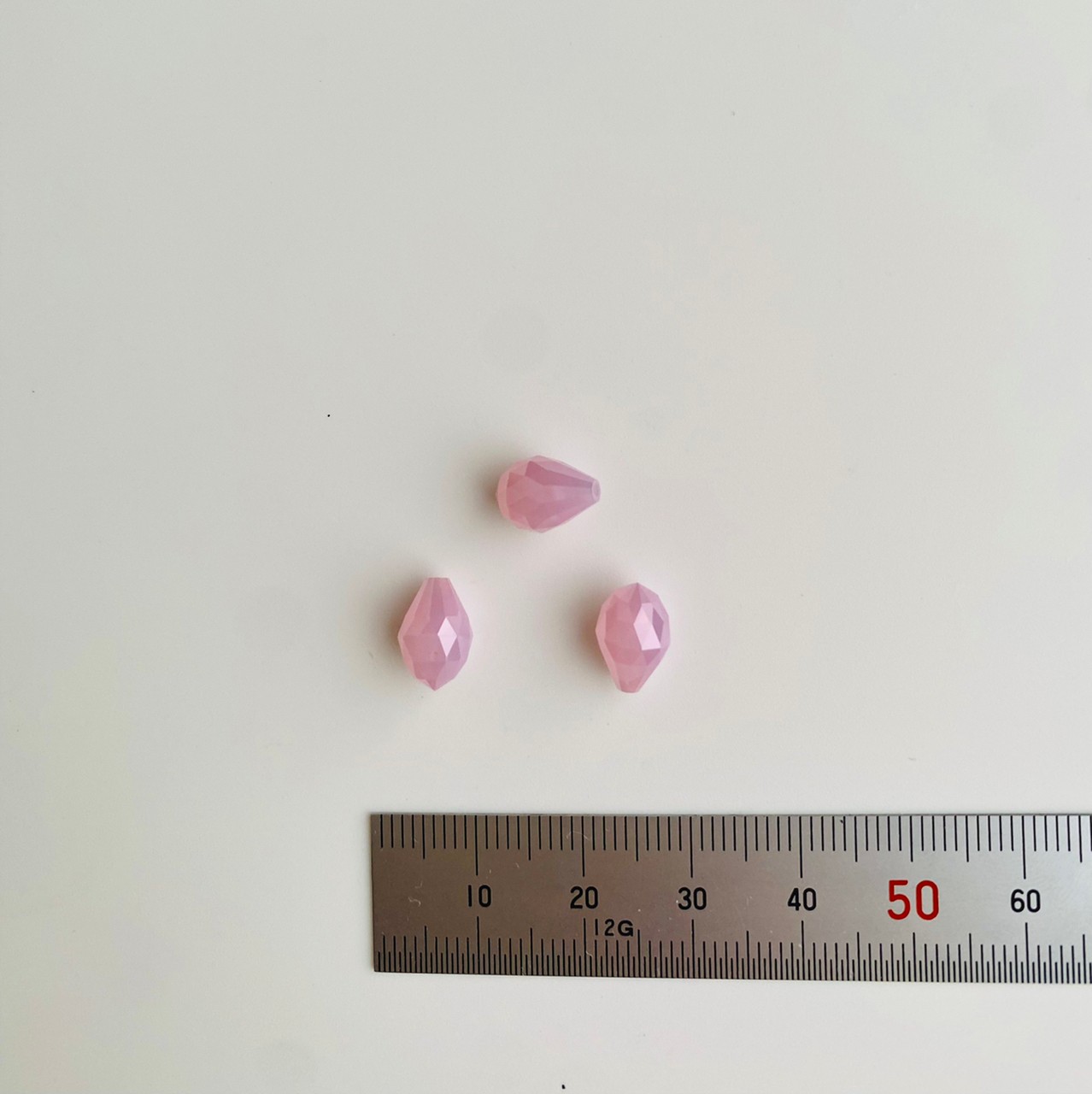 ミルキーキュービック（片穴）ピンク　7x10mm