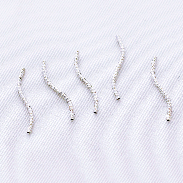 シルバーカットパイプ　外径 １．２×長さ １９mm ロジウムメッキ
