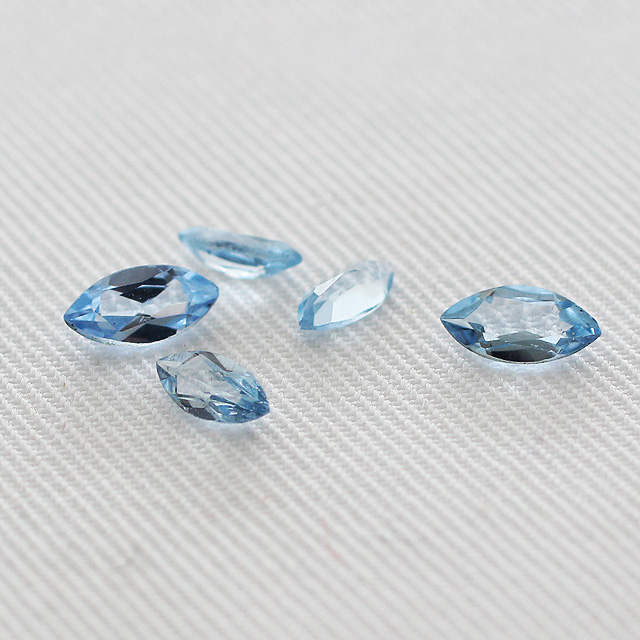 合成スピネル（アクア）　マーキスカット