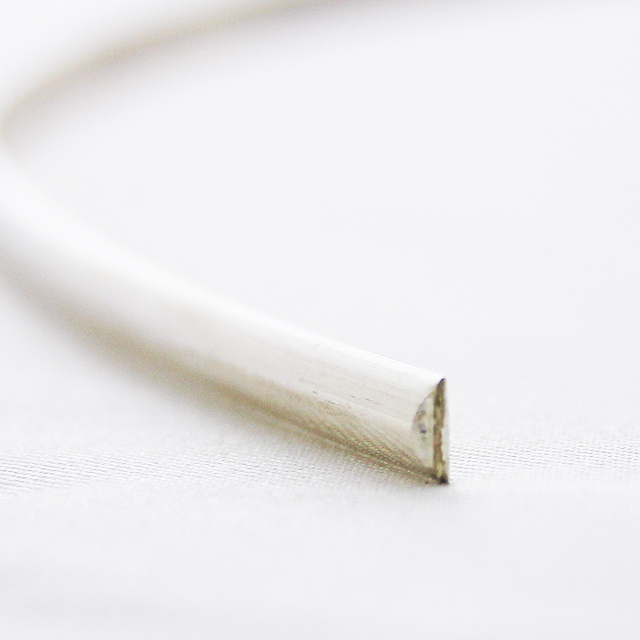 端材　950銀甲丸線　３．１ｍｍ幅　高さ１．３ｍｍ　　　