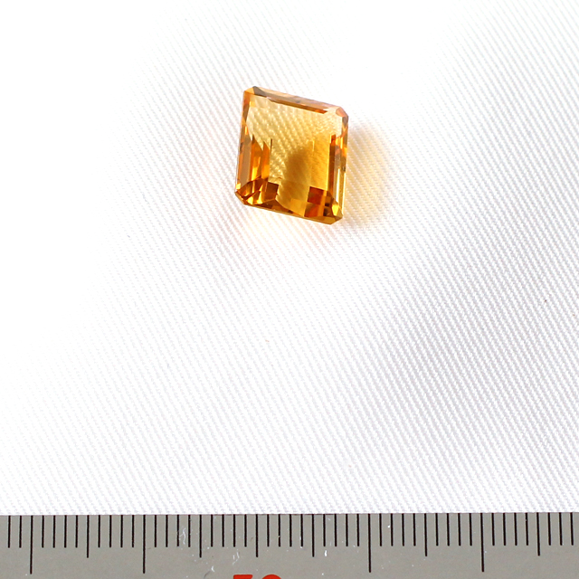 シトリン　１２．２ｘ１０．２ｍｍ　エメラルドカット