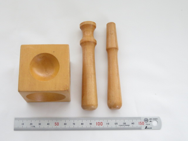 木製サイコロ（矢坊主付）　ロープライス品
