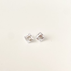 キュービックジルコニア（カラーレス）2.5mmスクエアーカット