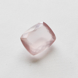 ローズクオーツ　クッションカット変形２３．３ｘ１８．４ｍｍ
